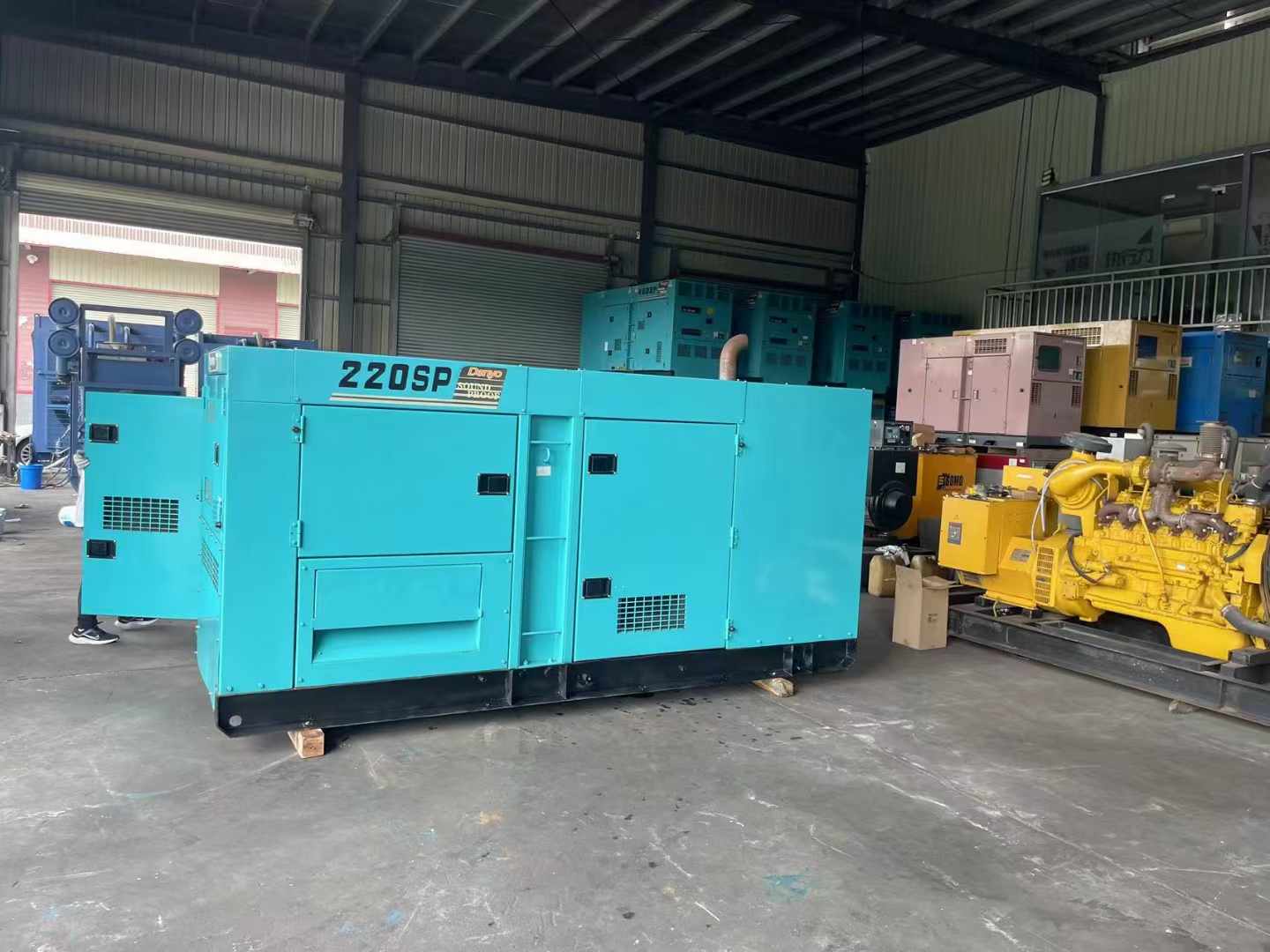 武山柴油发电机组长期不间断运行时，如何监控其温度和压力？